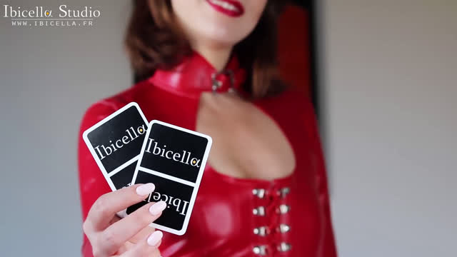The Red Queen Game